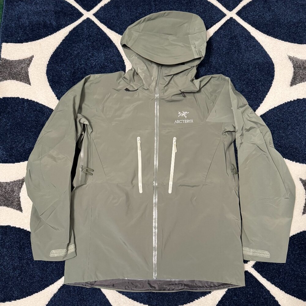 Arcteryx Alpha SV Jacket Sage Green Mens Large